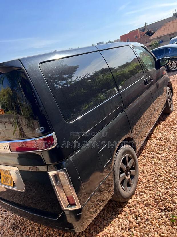 Nissan Elgrand 2004 Black