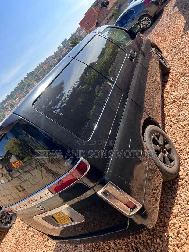 Nissan Elgrand 2004 Black