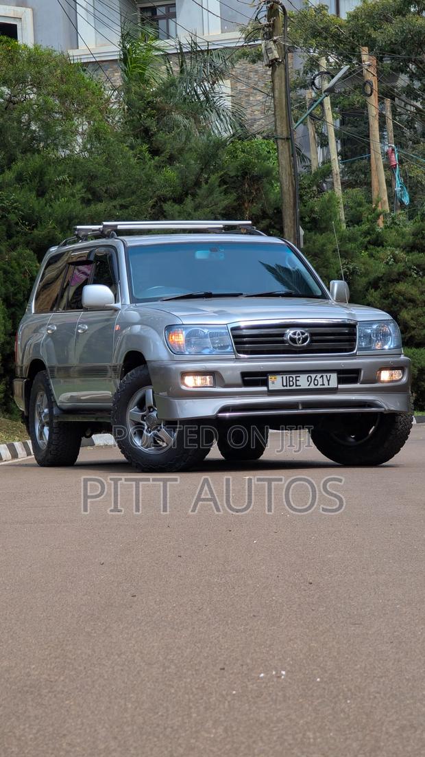 Toyota Land Cruiser 2006 Silver