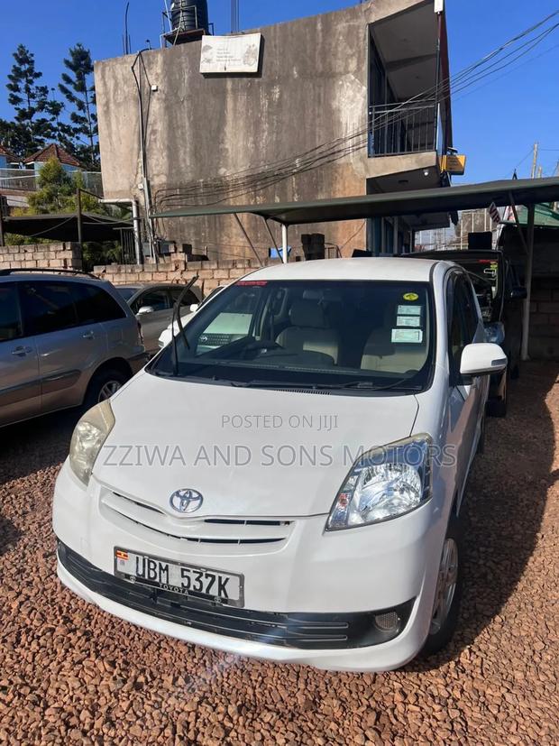 Toyota Passo Sette 2011 White
