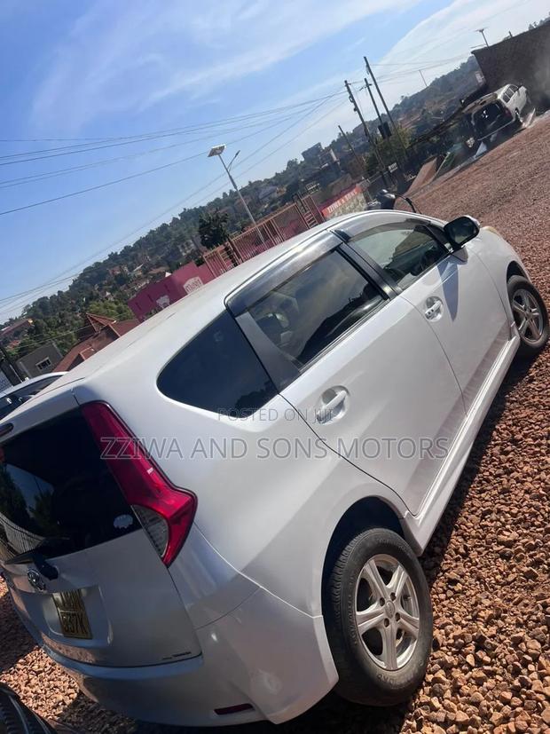 Toyota Passo Sette 2011 White