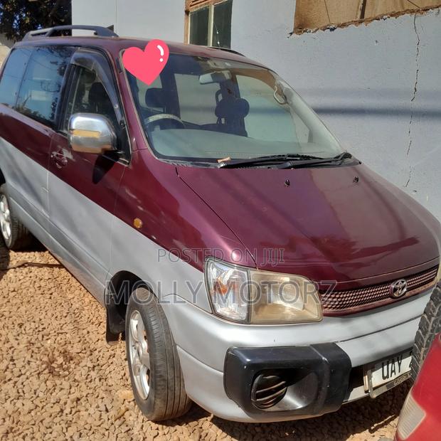 Toyota Noah 2009 Maroon