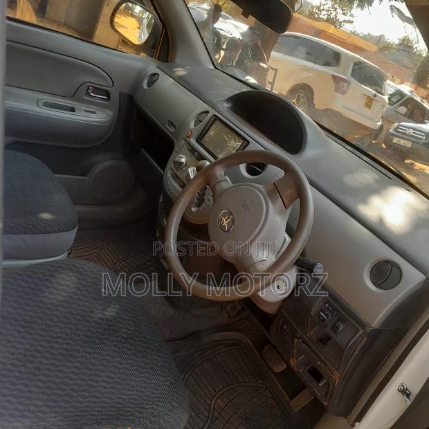 Toyota Sienta 2010 White