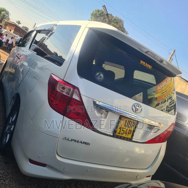 Toyota Alphard 2010 White