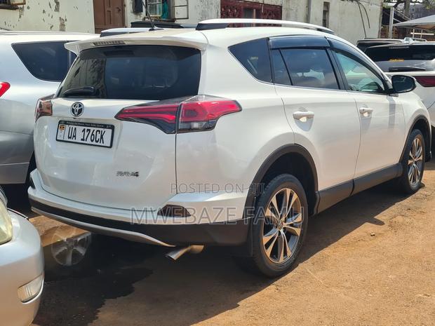 Toyota RAV4 2010