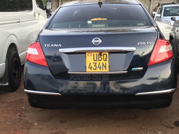 Nissan Teana 2010 Blue