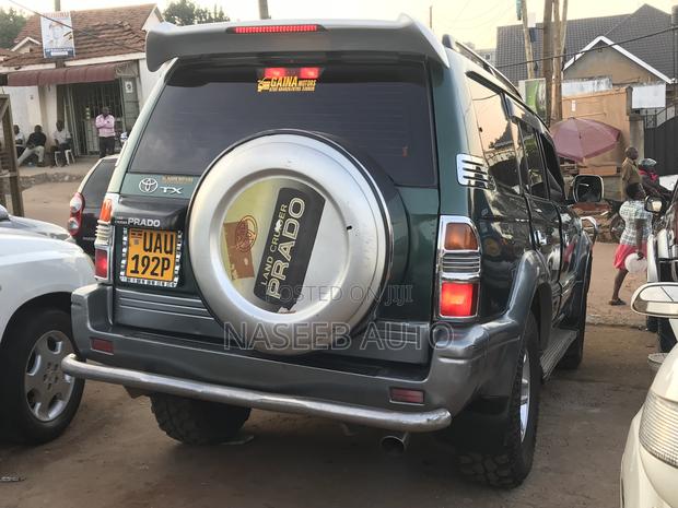 Toyota Land Cruiser Prado 2000 Green