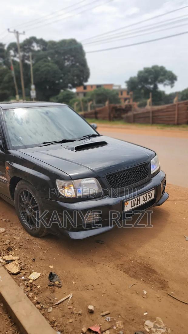 Subaru Forester 2000 Black