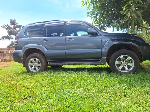 Toyota Land Cruiser Prado 2004