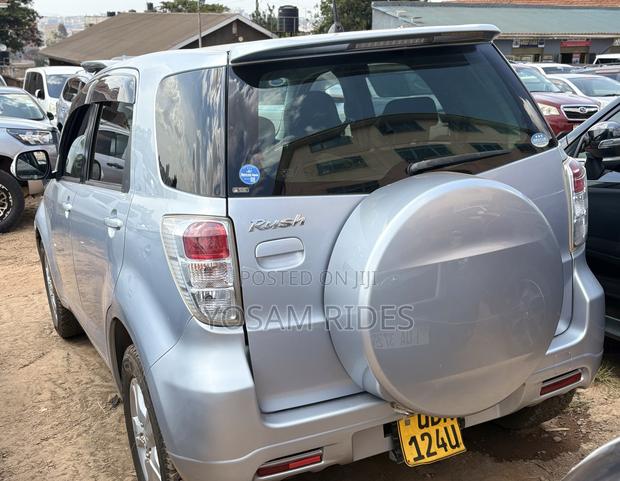 Toyota Rush 1.5 RWD 2012 Silver