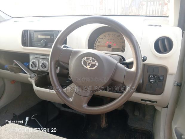 Toyota Passo 2013 Gold