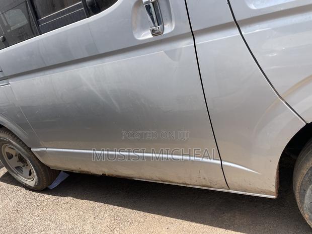 Toyota HiAce 2012 Silver