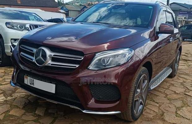 Mercedes-Benz GLE-Class GLE 350d 4MATIC 2017 Brown