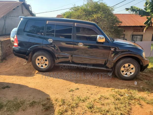 Mitsubishi Pajero 2004 Black