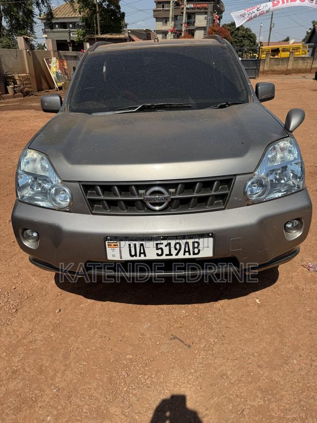 Nissan X-Trail 2.0 Petrol XE 2010 Silver