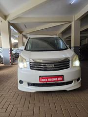 Toyota Noah 2012 White for sale