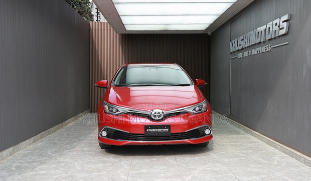 Toyota Auris 2017 Red