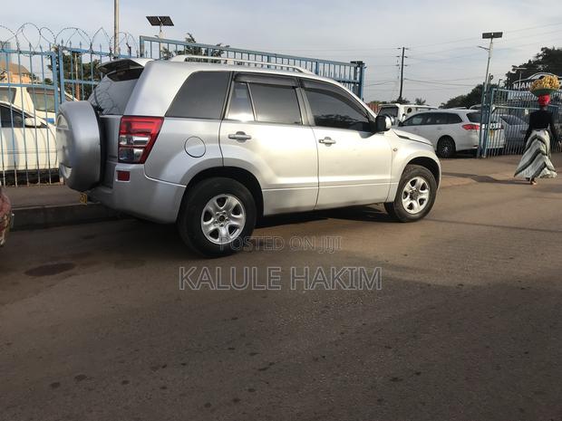 Suzuki Escudo 2005 Silver