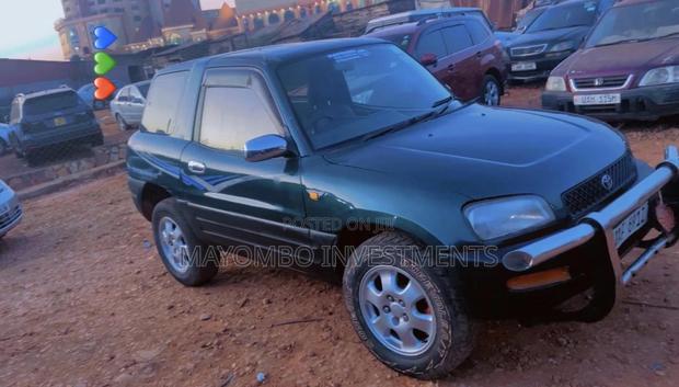 Toyota RAV4 1999 Green