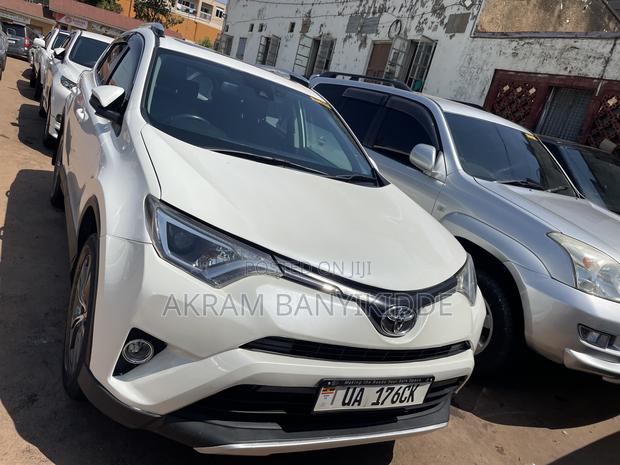Toyota RAV4 2018 White