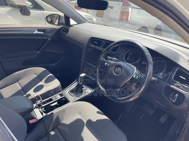Volkswagen Golf 2017 White