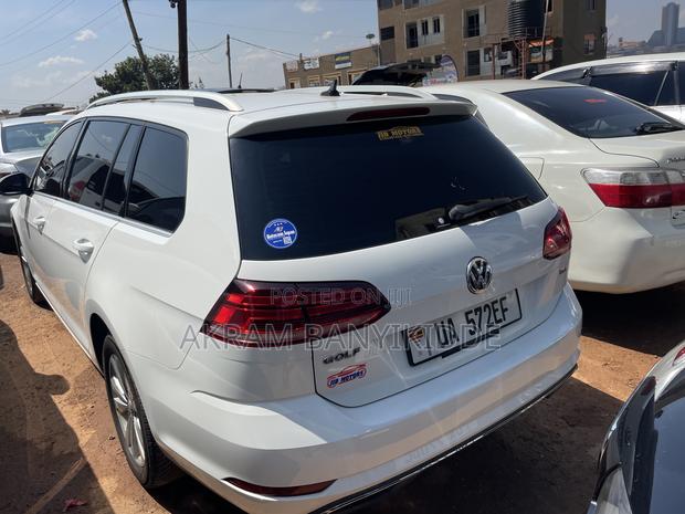 Volkswagen Golf 2017 White