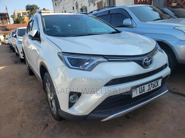 Toyota RAV4 2015 White