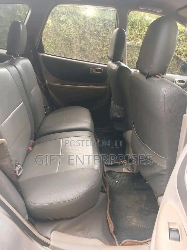 Toyota Corolla Spacio 2000 Silver