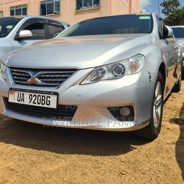 Toyota Mark X 2010