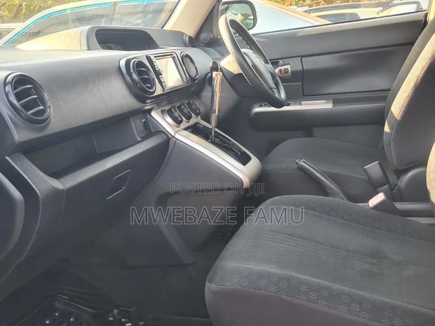 Toyota Corolla Rumion 2008 Brown