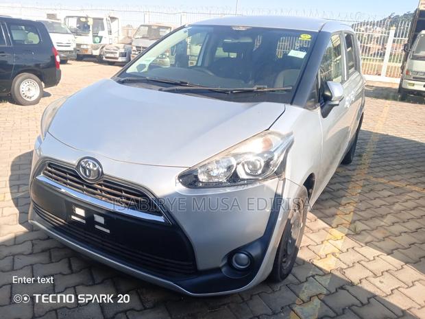 Toyota Sienta 2016 White