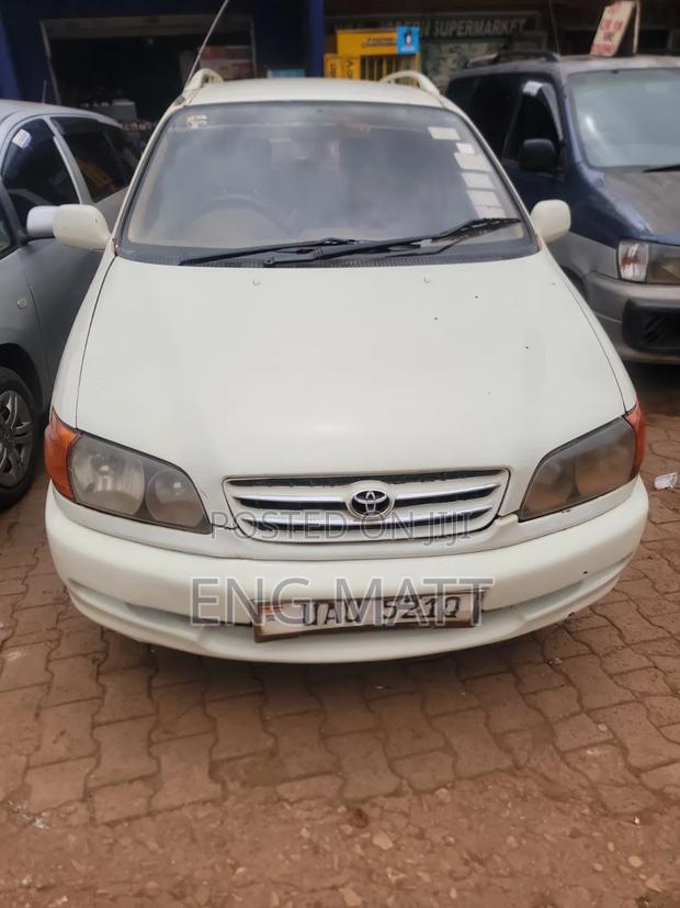 Toyota Ipsum 2000 Pearl