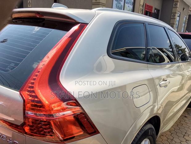 Volvo XC60 2019 Silver