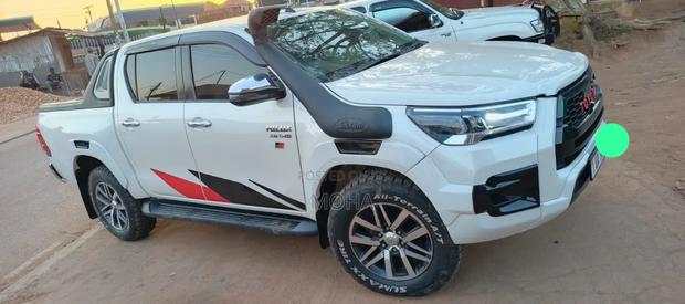 Toyota Hilux 2012 White