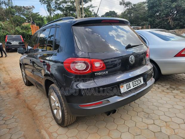 Volkswagen Tiguan 2012 Black