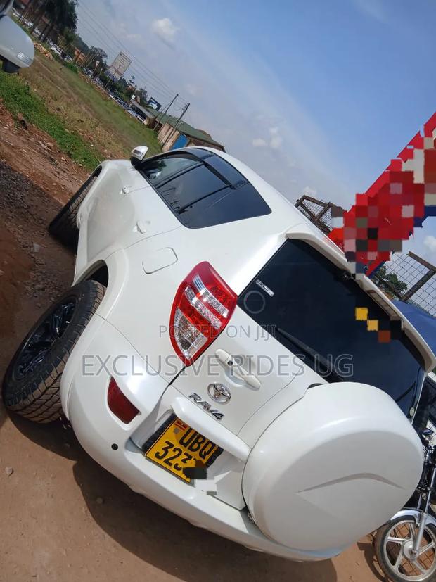 Toyota RAV4 2012 White