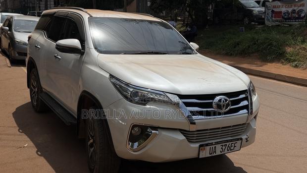 Toyota Fortuner 2018 White