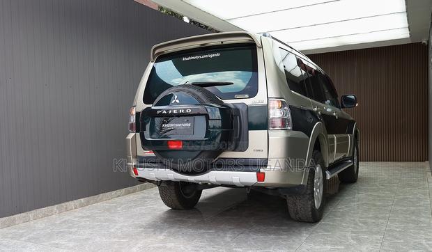 Mitsubishi Pajero V90 3.2 DI-D 2013 Beige