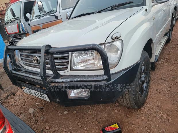 Toyota Land Cruiser 2009 White