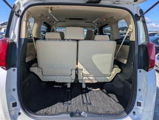 Toyota Alphard 2.5 Petrol AWD 2018 White