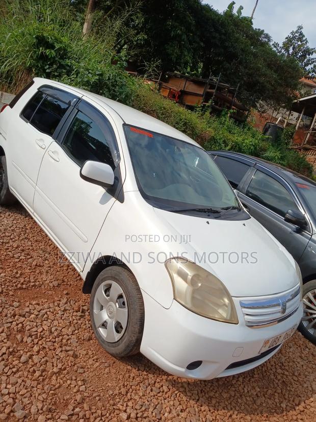 Toyota Raum 2004 White
