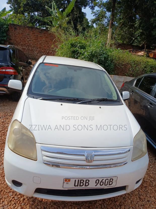 Toyota Raum 2004 White