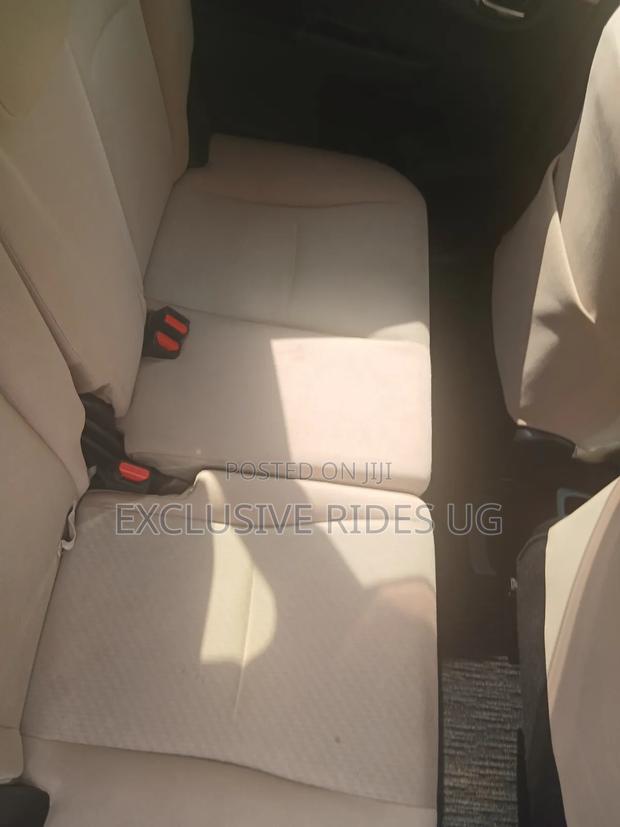 Toyota Ractis 1.5 AWD 2013 Silver