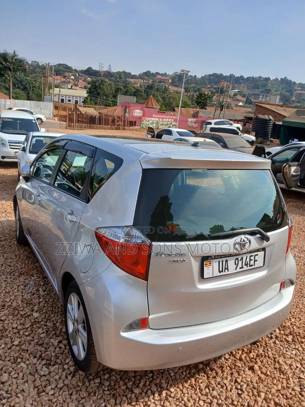 Toyota Ractis 2014 Silver
