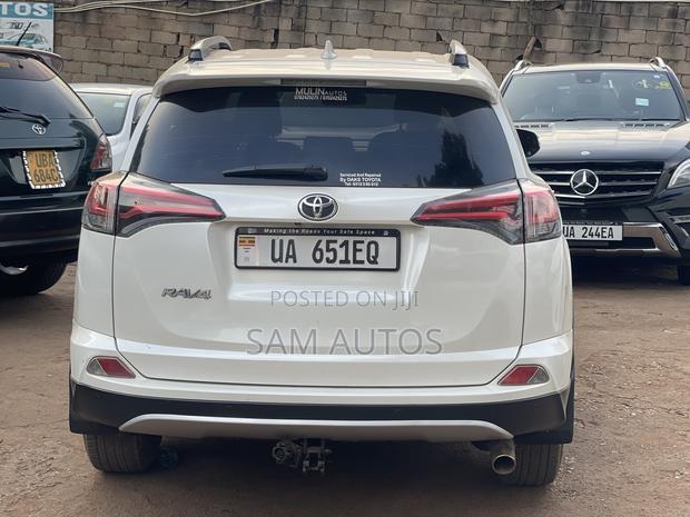 Toyota RAV4 2015 White