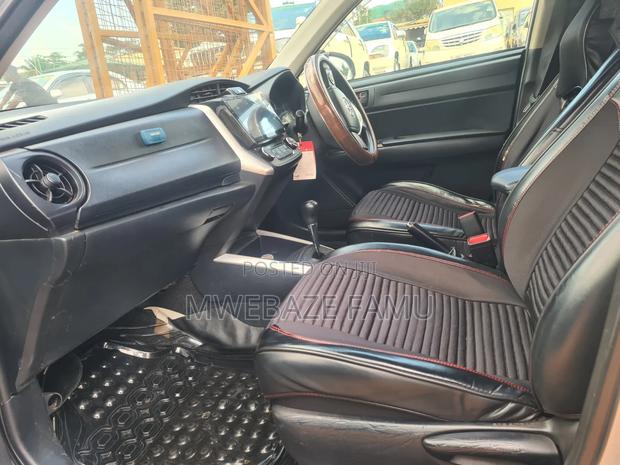 Toyota Corolla Fielder 2015