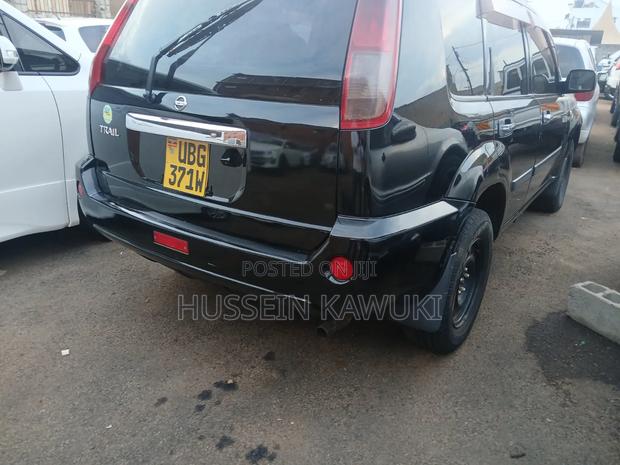 Nissan X-Trail 2004 Black