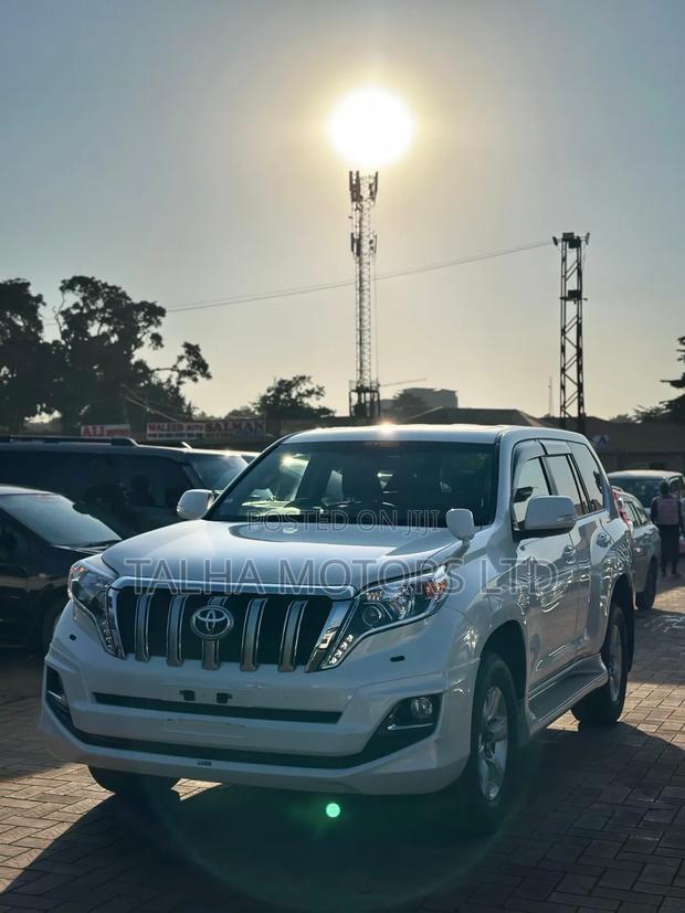 Toyota Land Cruiser Prado 2017 White