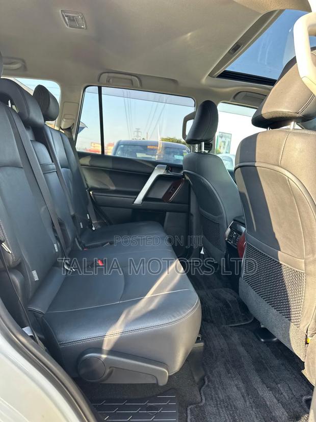 Toyota Land Cruiser Prado 2017 White