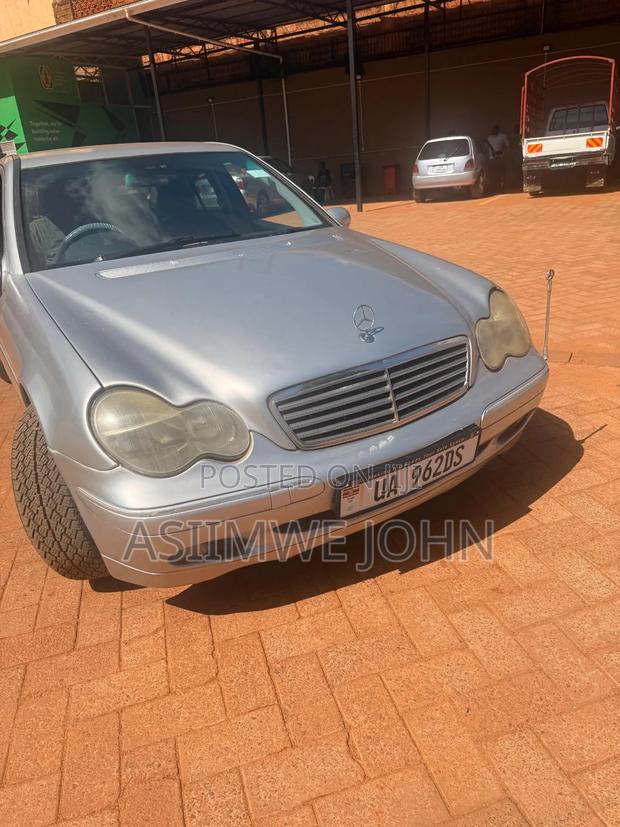Mercedes-Benz C200 2005 Silver